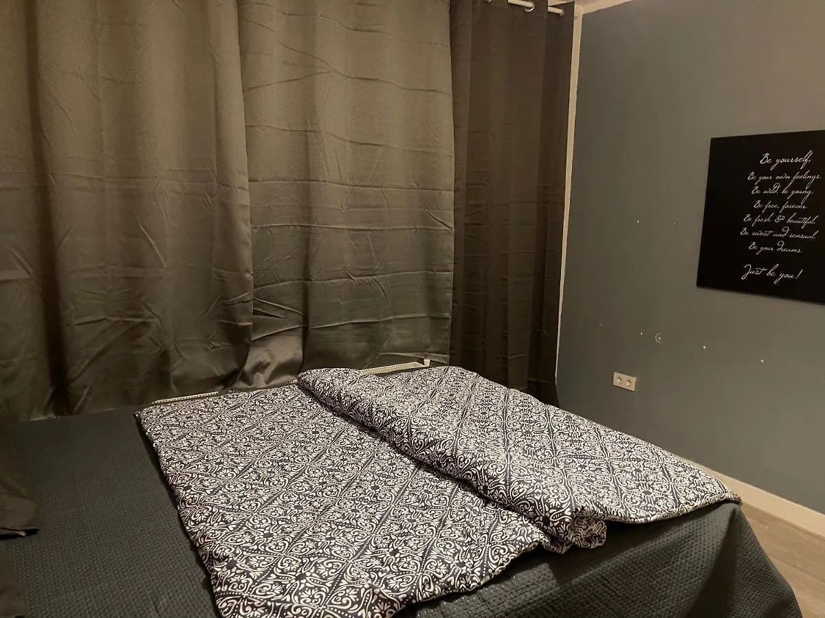 Private Double Bed Room Only With Balcony In Apartment Rotterdam 0*,  Pays-Bas